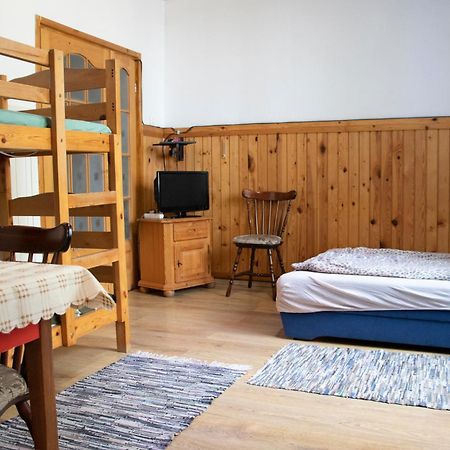 Civis Debrecen Hostel Esterno foto